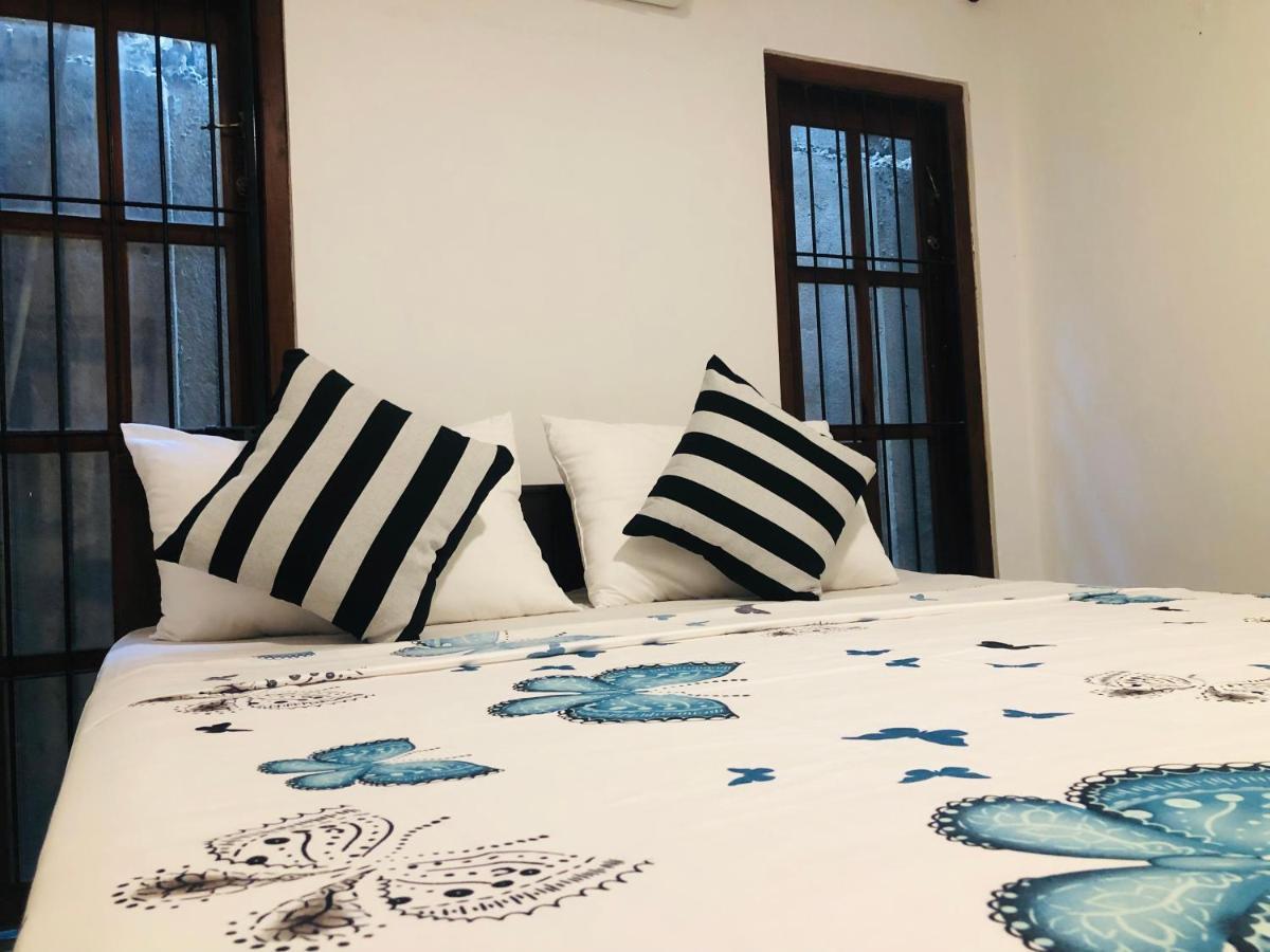 Honey Beach 尼甘布 外观 照片