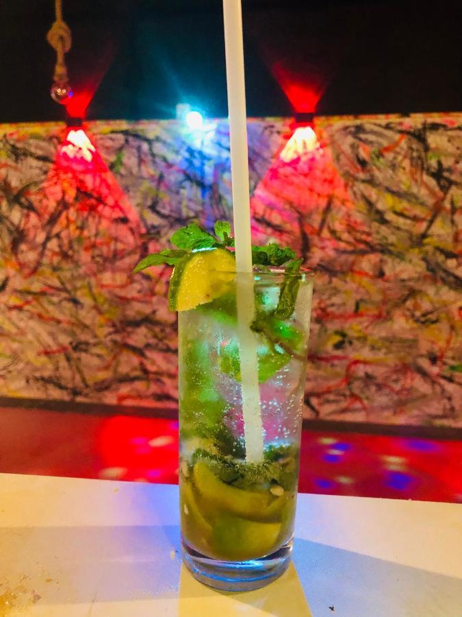 Honey Beach 尼甘布 外观 照片