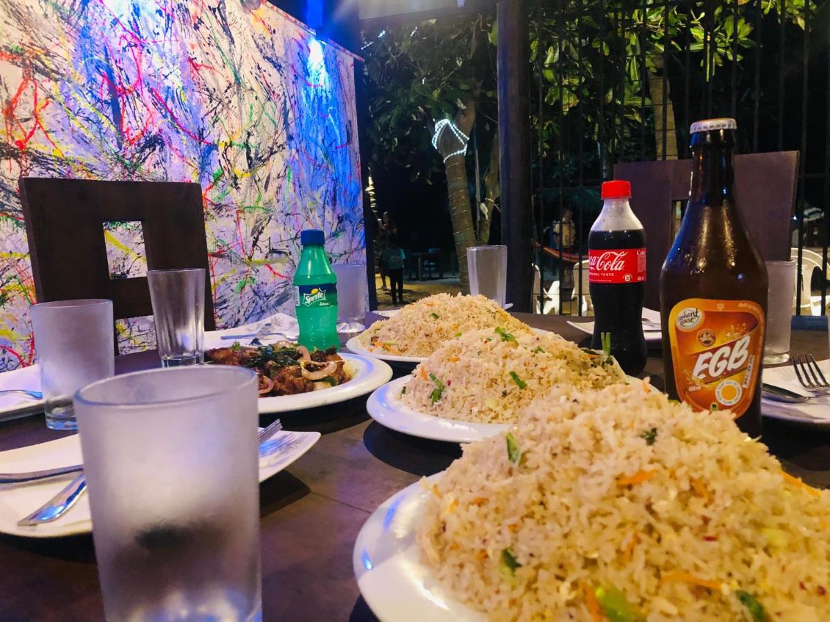 Honey Beach 尼甘布 外观 照片