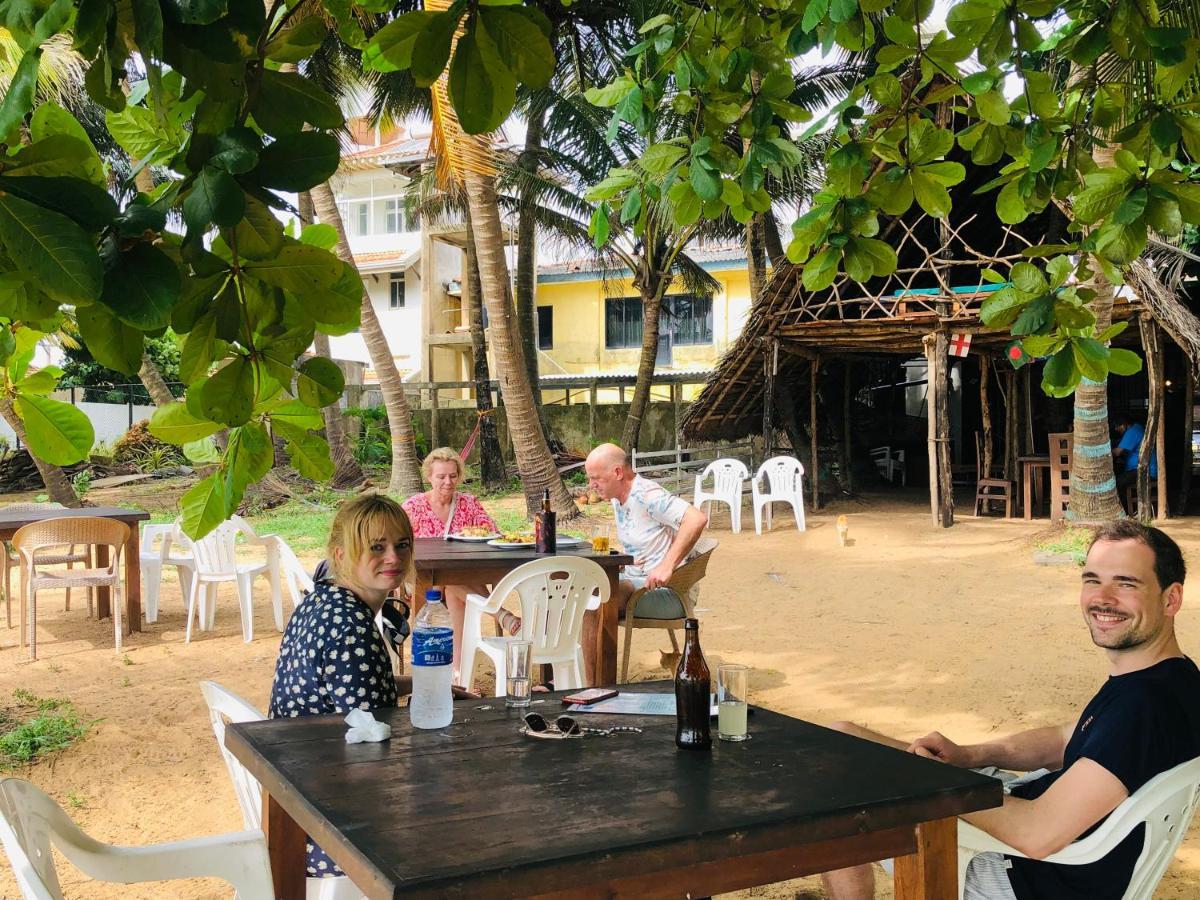 Honey Beach 尼甘布 外观 照片