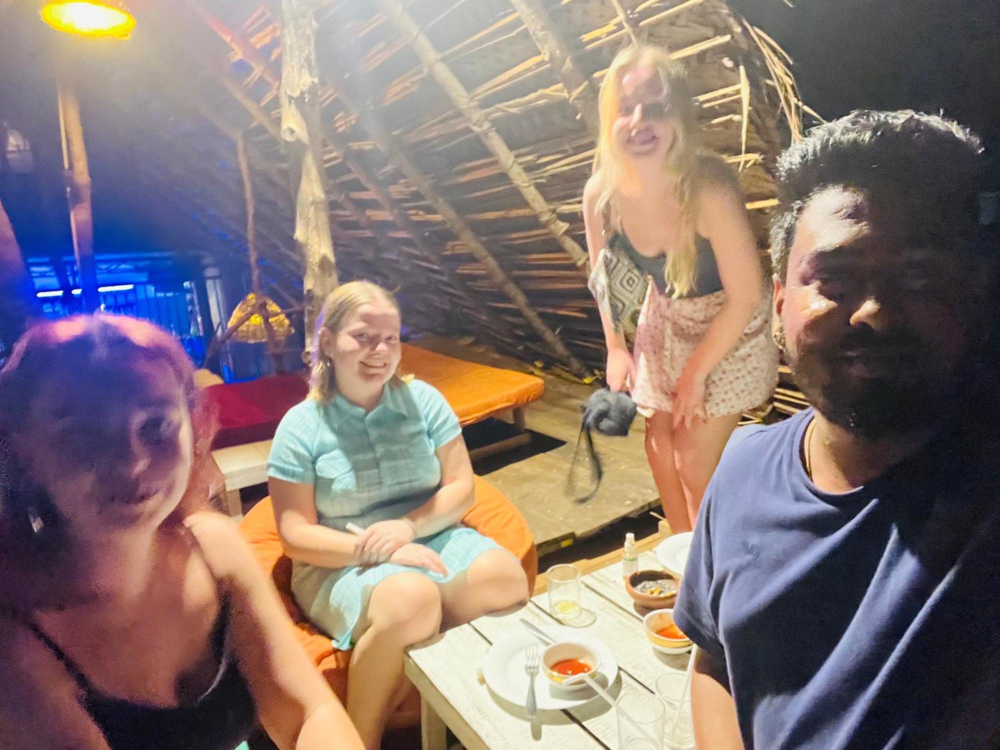 Honey Beach 尼甘布 外观 照片