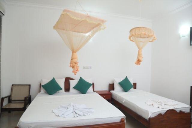 Honey Beach 尼甘布 外观 照片